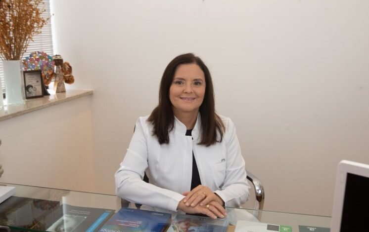 Dra. Lucia de Oliveira – Coloproctologista